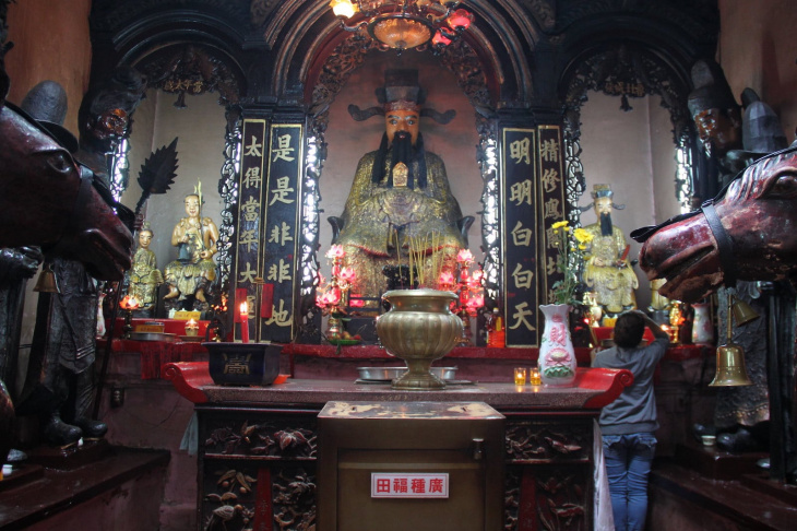 Jade Emperor Pagoda – HCMC