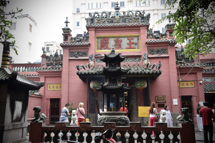 9 famous vietnamese buddhist pagodas