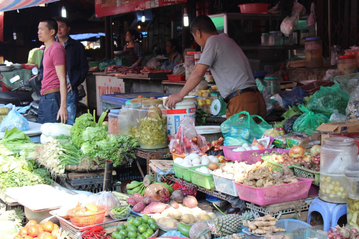 shop these 11 markets around hanoi