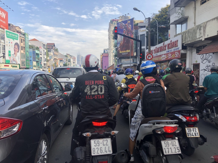 How to Drive a Motorbike Safely in Vietnam