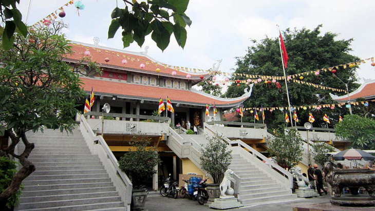 chùa vĩnh nghiêm – viếng thăm điểm du lịch tâm linh nổi tiếng sài gòn (2022)