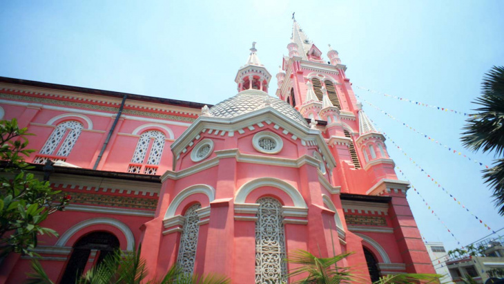 nhà thờ tân định – giáo xứ màu hồng đẹp nhất sài gòn (2022)