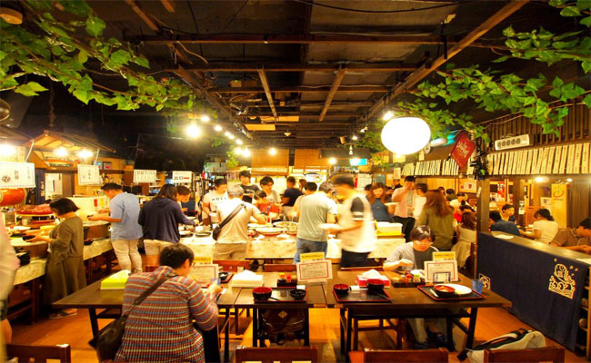 “đại chiến” sashimi và thịt nướng thả ga không lo về giá tại tokyo