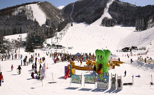 “Vui chơi nổ trời” với các khu trượt tuyết nổi tiếng ở Nhật Bản (P.2)