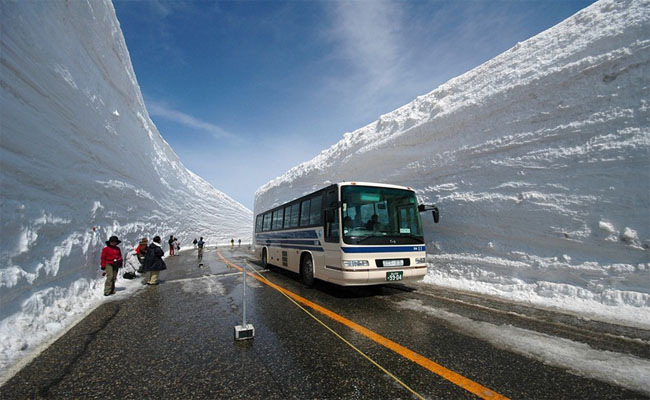 Khám phá “kỳ quan xuyên tuyết” Tateyama Kurobe Alpine của Nhật Bản
