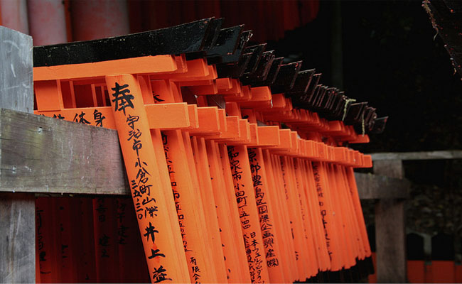 thưởng ngoạn vẻ đẹp linh thiêng của miếu thờ nghìn cổng fushimi inari