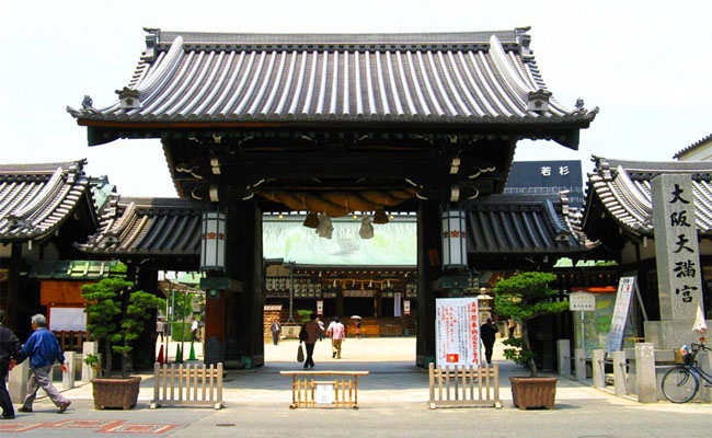 Khám phá ngôi đền linh thiêng cầu tài lộc – Osaka Tenmangu