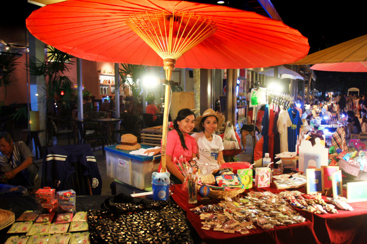 những khu chợ tại phuket