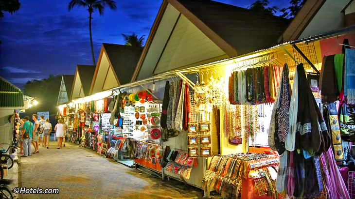 Những địa điểm Nên Ghé Qua Khi đi Shopping Tại đảo Phi Phi
