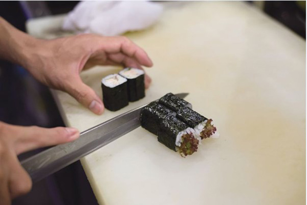 sushi cá ngừ xốt maynonnaise