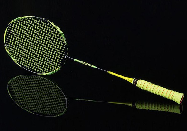 vợt cầu lông  và cách chọn vợt cầu lông chuẩn thi đấu