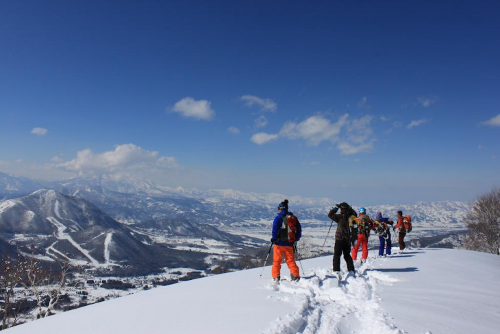 khám phá những khu trượt tuyết nổi tiếng nhật bản