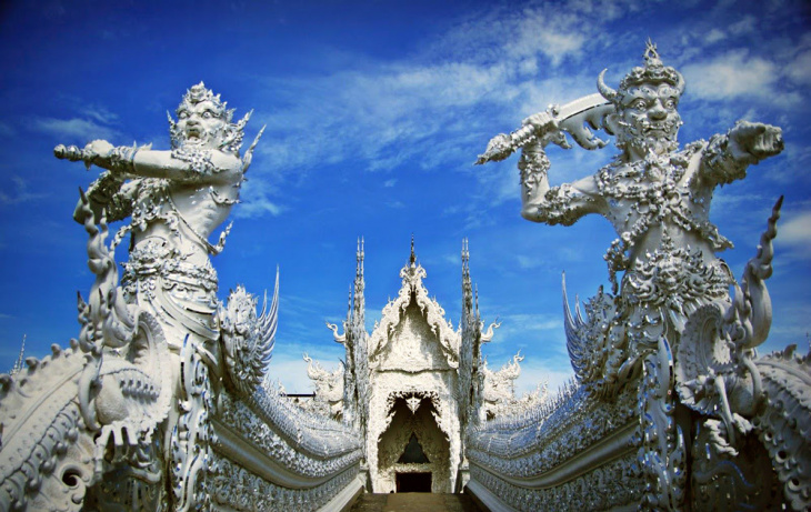 khám phá ngôi chùa trắng – wat rong phun thái lan