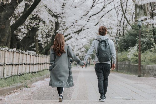 Những địa điểm Hẹn Hò Lãng Mạn Nhất Cho Các Cặp Tình Nhân Khi đi Du Lịch Nhật Bản