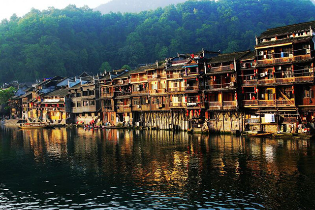 Top 3 trấn cổ đẹp khó tin trong tour du lịch Trung Quốc