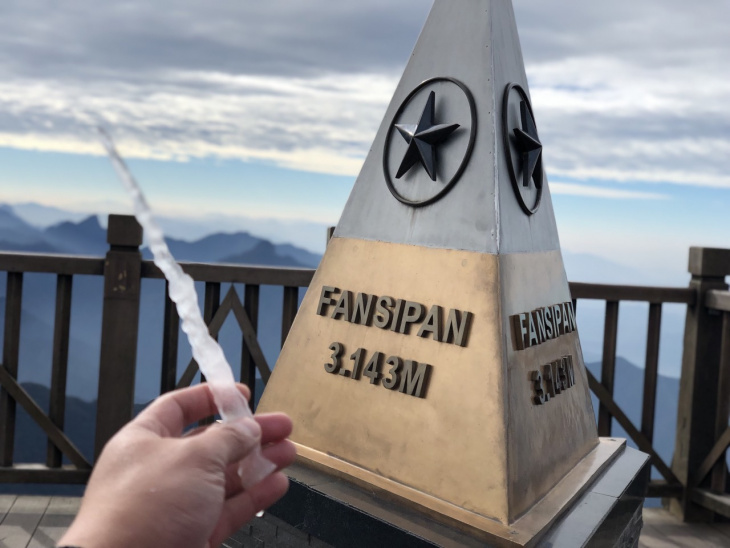 bạn biết gì về tour du lịch leo núi fansipan, sapa?