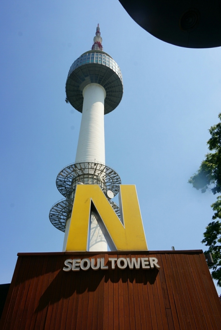 ngắm tháp truyền hình n seoul tower khi đi du lịch hàn quốc tự túc