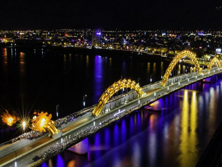 Vẻ đẹp của 2 cây cầu làm lên tên tuổi thành phố Đà Nẵng