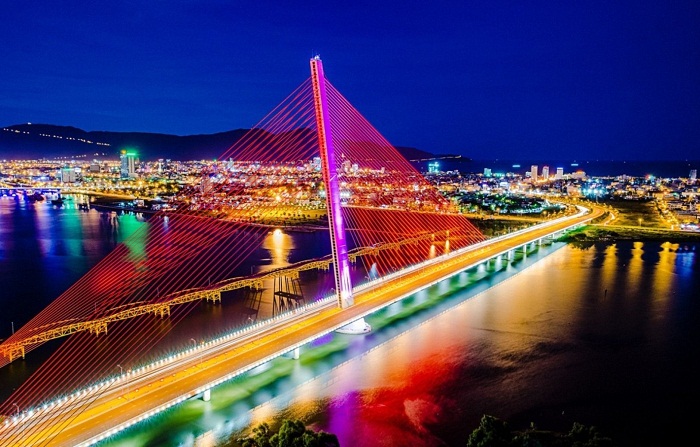vẻ đẹp của 2 cây cầu làm lên tên tuổi thành phố đà nẵng