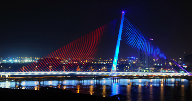 vẻ đẹp của 2 cây cầu làm lên tên tuổi thành phố đà nẵng