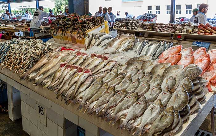 sầm uất hải sản như thủy cung tại chợ deira dubai