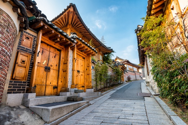 ngôi làng cổ bukchon hanok – điểm đến cho tour du lịch hàn quốc