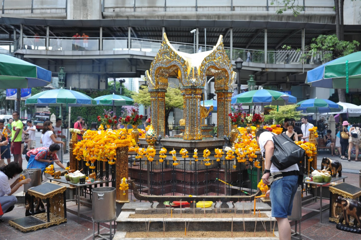 Đền Erawan thờ thần 4 mặt tại Thái Lan