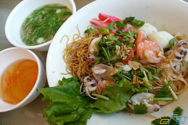 Truy lùng 9 nhà hàng Việt Nam ở Toronto