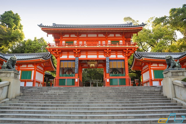Đền Yasaka Shrine – điểm du lịch quyền năng ở Kyoto, Nhật Bản