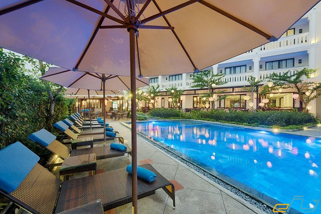 Xiêu lòng với top khách sạn Hội An có hồ bơi đẹp chất ngất