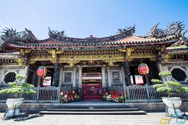 Chùa Long Sơn – ngôi chùa linh thiêng nhất Đài Bắc