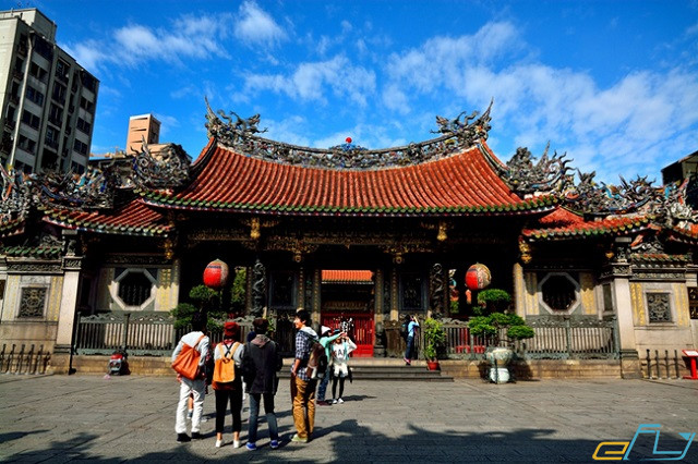 chùa long sơn – ngôi chùa linh thiêng nhất đài bắc