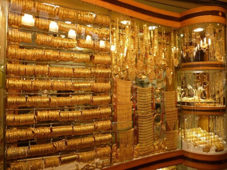 tham quan chợ vàng gold souk khi đi du lịch dubai
