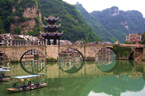 Ký sự ngày 1 tại Cổ thành Trấn Viễn khi đi tour du lịch Trung Quốc -  ALONGWALKER