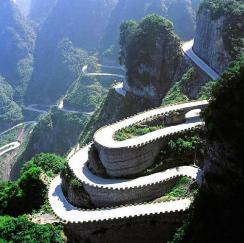 Cung đường nguy hiểm bậc nhất Thế Giới – Thiên Môn Sơn