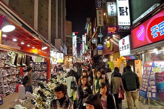 chợ myeongdong – thiên đường mua sắm khi đi du lịch hàn quốc