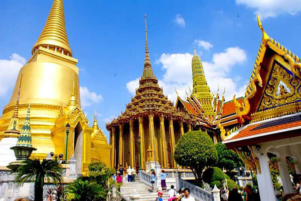 những ngôi chùa thiêng nhất bangkok khách du lịch thái lan không thể bỏ qua