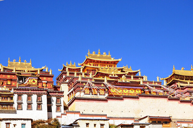 ấn tượng tu viện cổ shongzalin trong tour du lịch shangrila