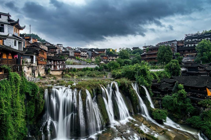 phù dung – thị trấn treo trên thác nước tuyệt đẹp