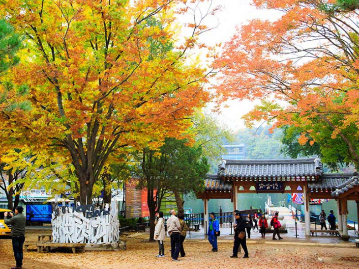 Những địa điểm đẹp nhất để ngắm mùa lá đỏ, Hàn Quốc