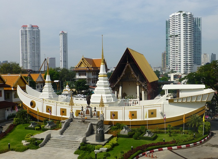 Du lịch Thái Lan nên ghé qua chùa Thuyền (Wat Yannawa) - ALONGWALKER