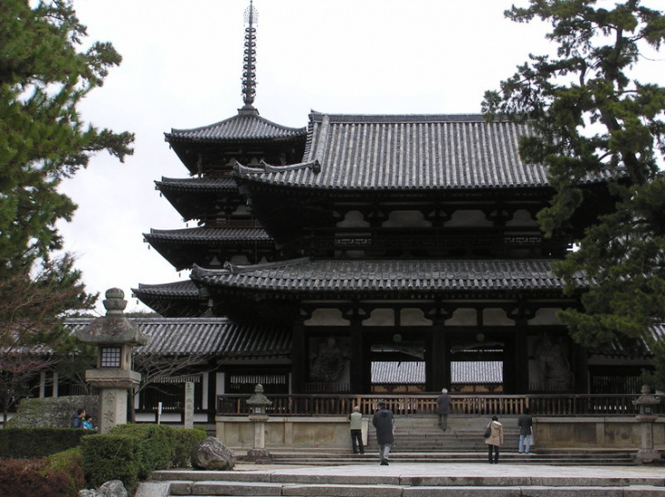 ngôi chùa gỗ horyuji cổ nhất với hơn 1400 năm linh thiêng ở nhật bản