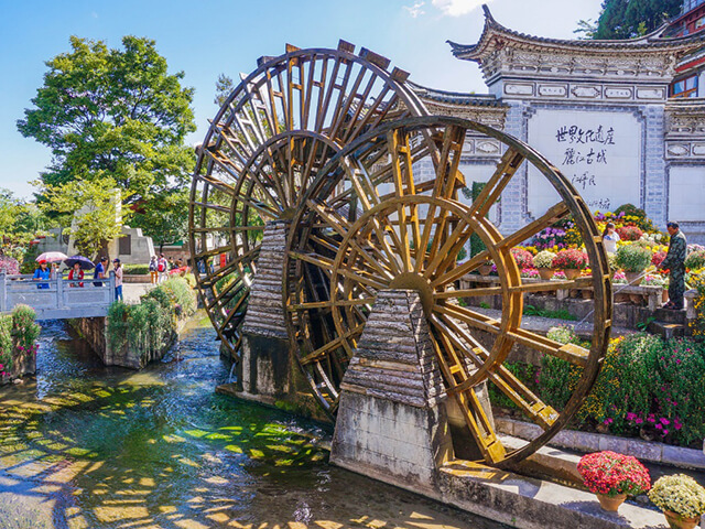 Bánh xe nước lớn – Điểm check-in tuyệt đẹp ở Lệ Giang