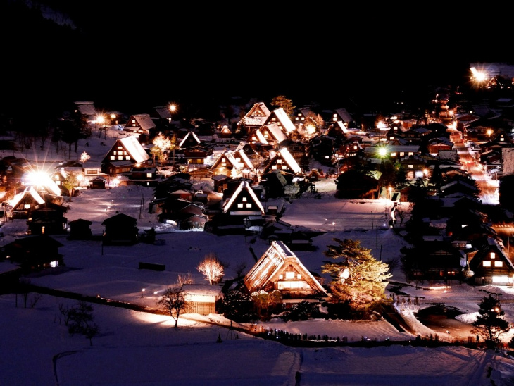 lễ hội ánh sáng ở shirakawago có gì đặc biệt?