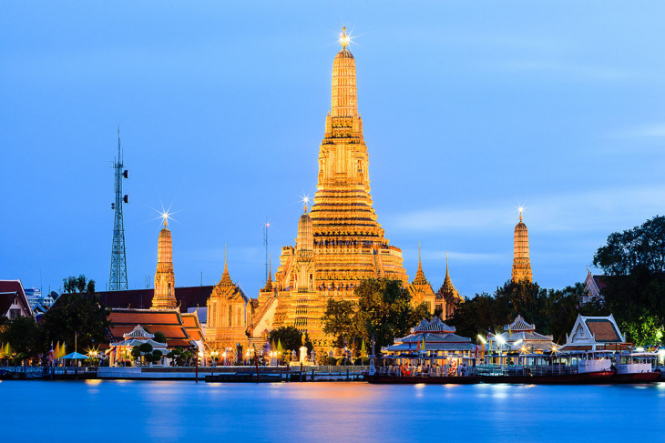 Cận cảnh ngôi chùa Wat Arun cổ kính nhất của Bangkok, Thái Lan