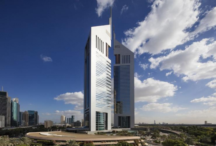 tận hưởng một đêm ở khách sạn jumeirah emirates towers khi đi tour dubai