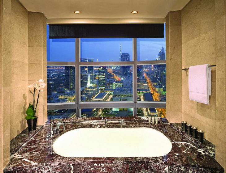 các tiện nghi, dịch vụ phòng tại khách sạn jumeirah emirates towers dubai