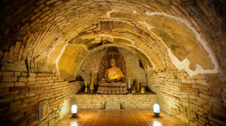Thăm viếng ngôi chùa cổ kính Wat U-mong ở Thái Lan