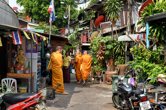 Đến khám phá Ban Baat - làng nghề làm bình bát ở Thái Lan