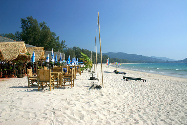 Ngắm nhìn vẻ đẹp lãng mạn tại bãi biển Phuket- Thái Lan